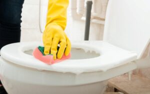 Sprzątanie po wybiciu szamba – skorzystaj z profesjonalnej pomocy